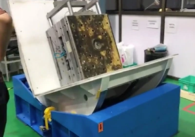 Working image of mold flipper